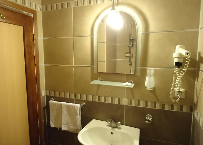 Aterna 2* Δεκελί